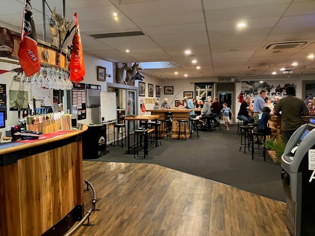 Bar 8426